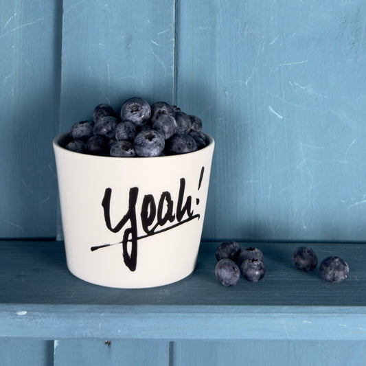 Porzellan Becher »Yeah!«